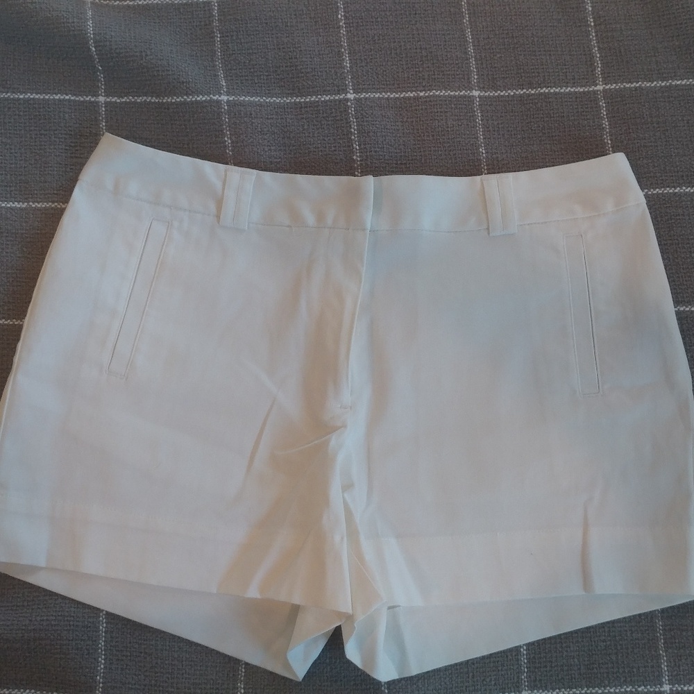 Nicole Miller White Shorts size 6 Like New